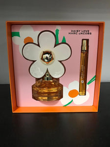 Daisy Love by Marc Jacobs